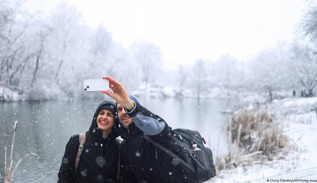 Tormenta de nieve genera caos de transporte en Nueva York