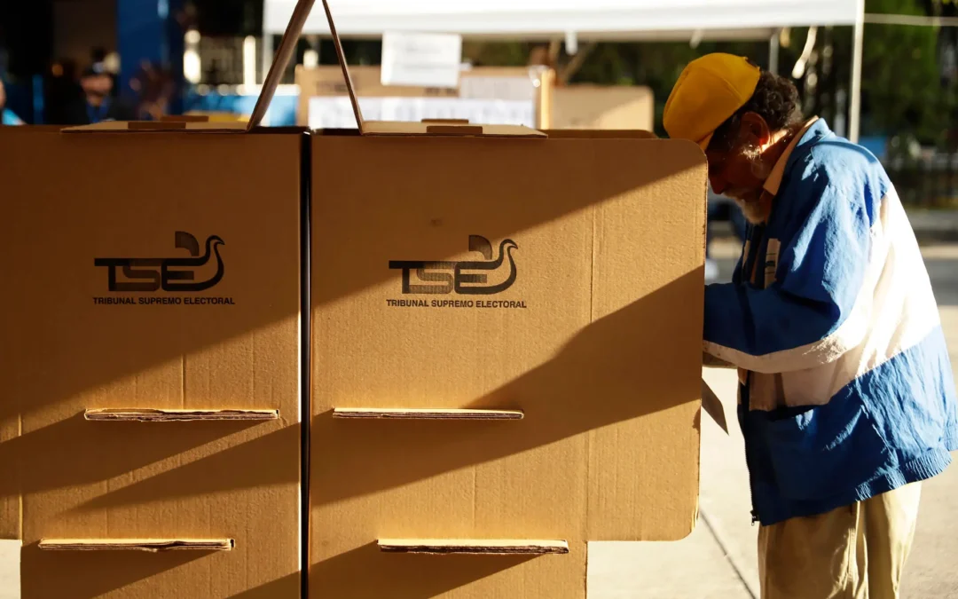 El Salvador cerró elecciones que definen el respaldo al oficialismo en los municipios