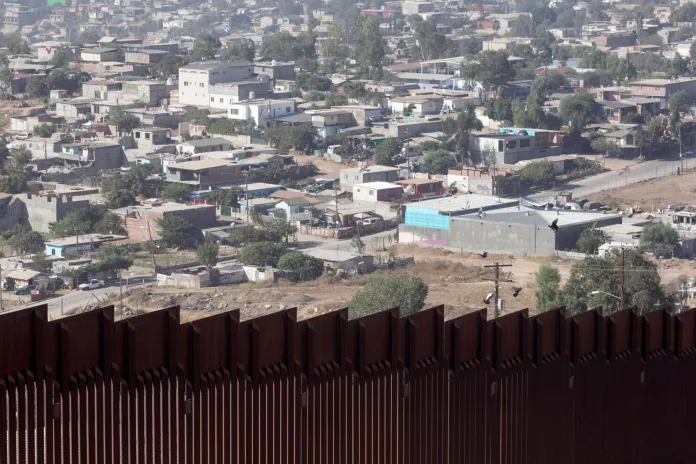 Es alarmante la caída de migrantes del muro fronterizo en San Diego