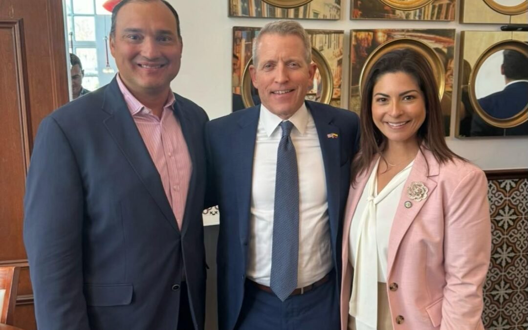 Republicanos siguen su lucha política a través de diferentes charlas con la comunidad