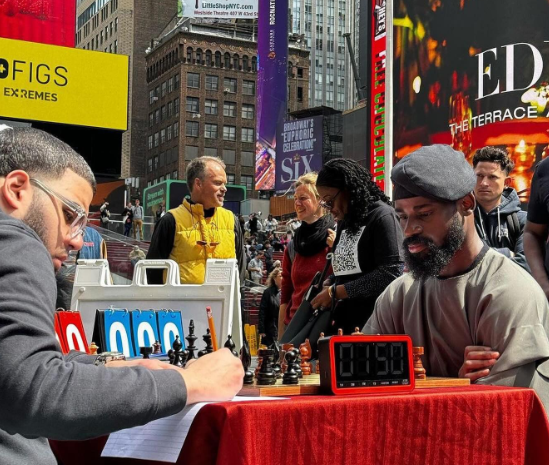 Campeón de ajedrez bate récord tras jugar 60 horas corridas en Nueva York