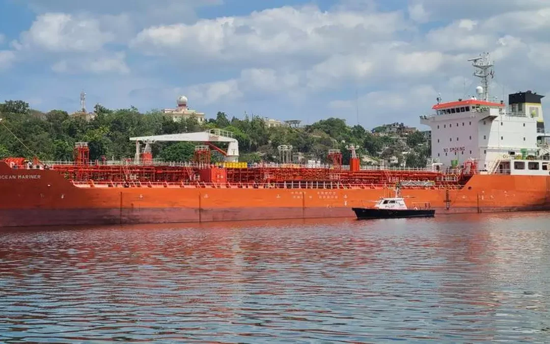 Venezuela vende petróleo en el mercado internacional y no lo regala a Cuba