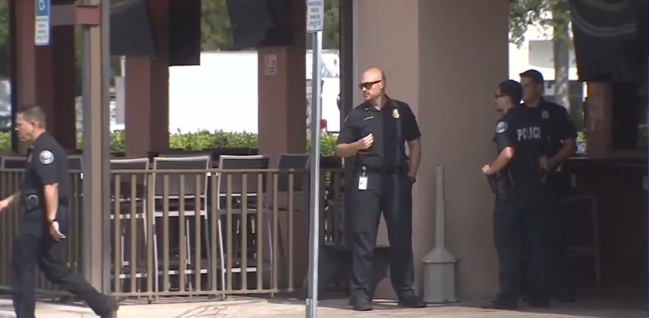 Acusaron a empleado de Hooters en Doral por atacar a persona