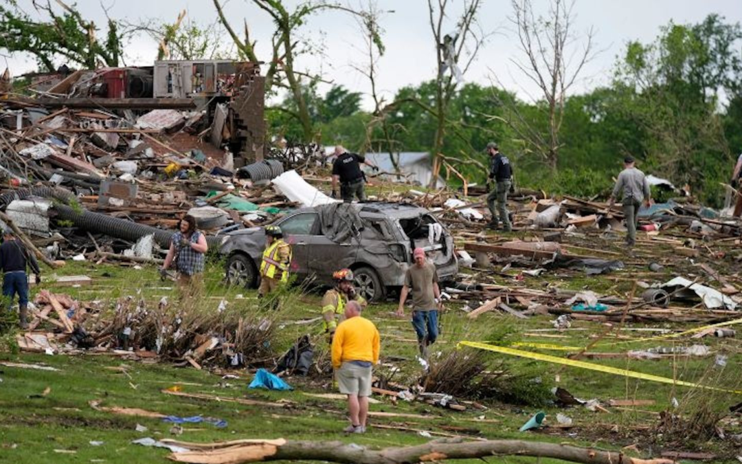 Muertos y daños por tornado en comunidad de Iowa