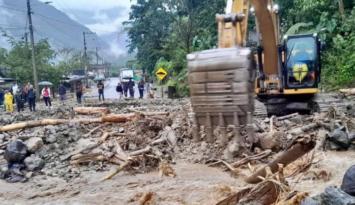Lluvias y deslaves en Ecuador siguen dejando muertos, heridos y desaparecidos