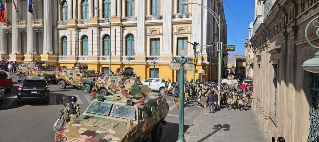 Levantamiento militar en Bolivia: el Gobierno retomó el control en La Paz tras las amenazas del jefe del Ejército