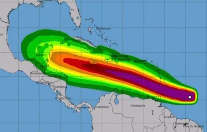 Huracán Beryl, en el océano Atlántico, se intensifica hasta la categoría 3