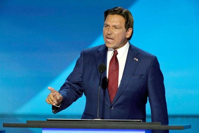 Ron DeSantis pide votar por Trump