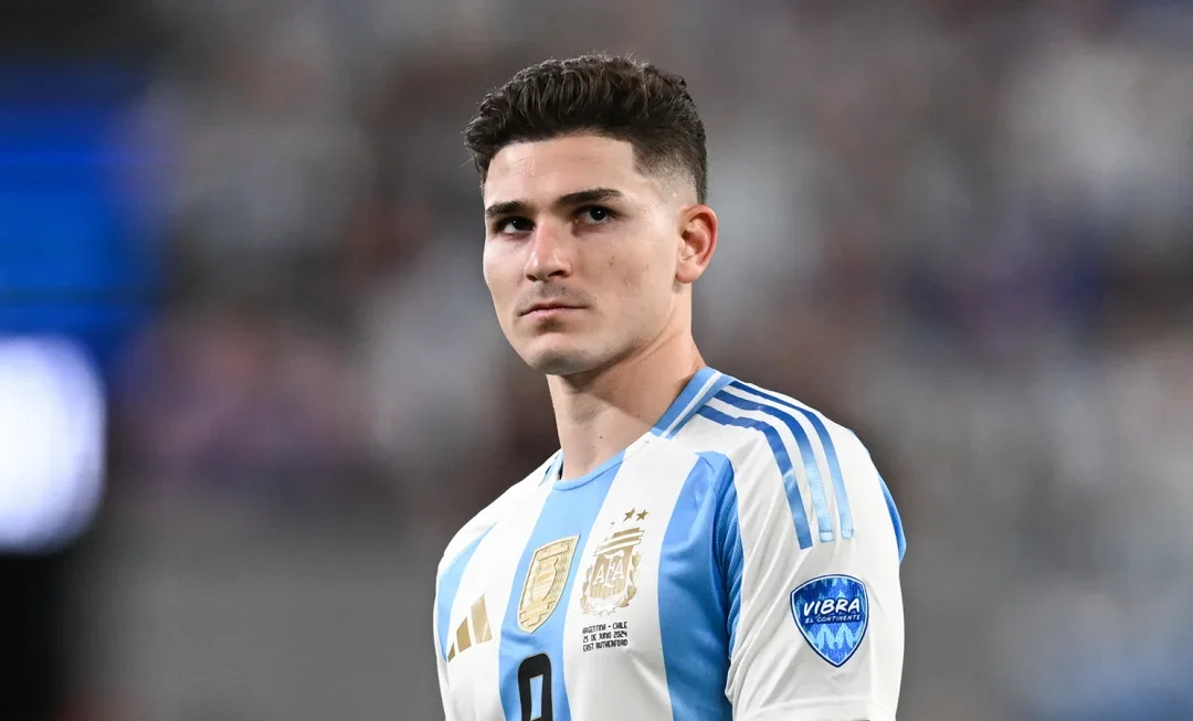 Julián Álvarez sella su fichaje en el Atlético de Madrid