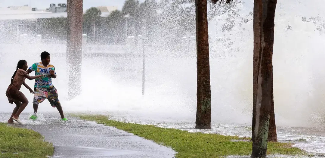Huracán Helene categoría 4 deja 3 muertos en su trayectoria