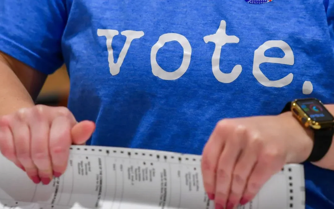 Empleado fue despedido luego de que boletas electorales cayeran de camión