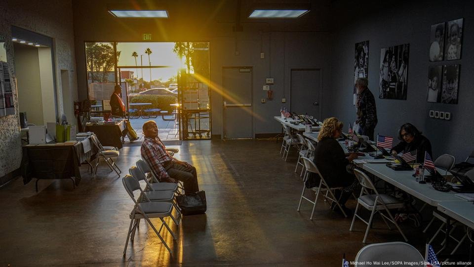 Abren los centros electorales en Estados Unidos