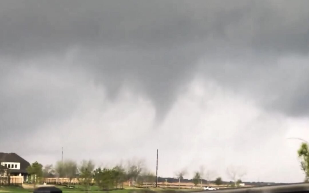 Al menos cuatro muertos dejaron diversos tornados al sur de EEUU