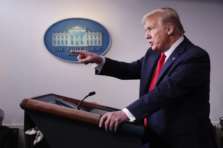 Medios de comunicación demandan a la Casa Blanca por restricción de acceso