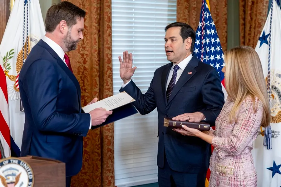 Marco Rubio fue juramentado como secretario de Estado de EEUU