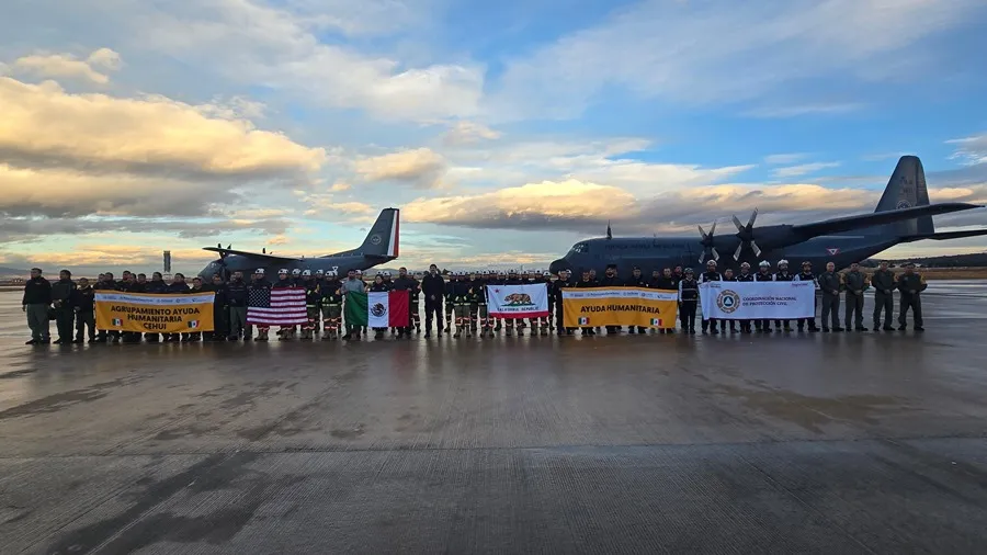 México envió grupo especial para controlar los incendios en California