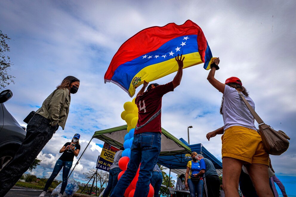 Registro Federal publica cancelación del TPS 2023 para venezolanos