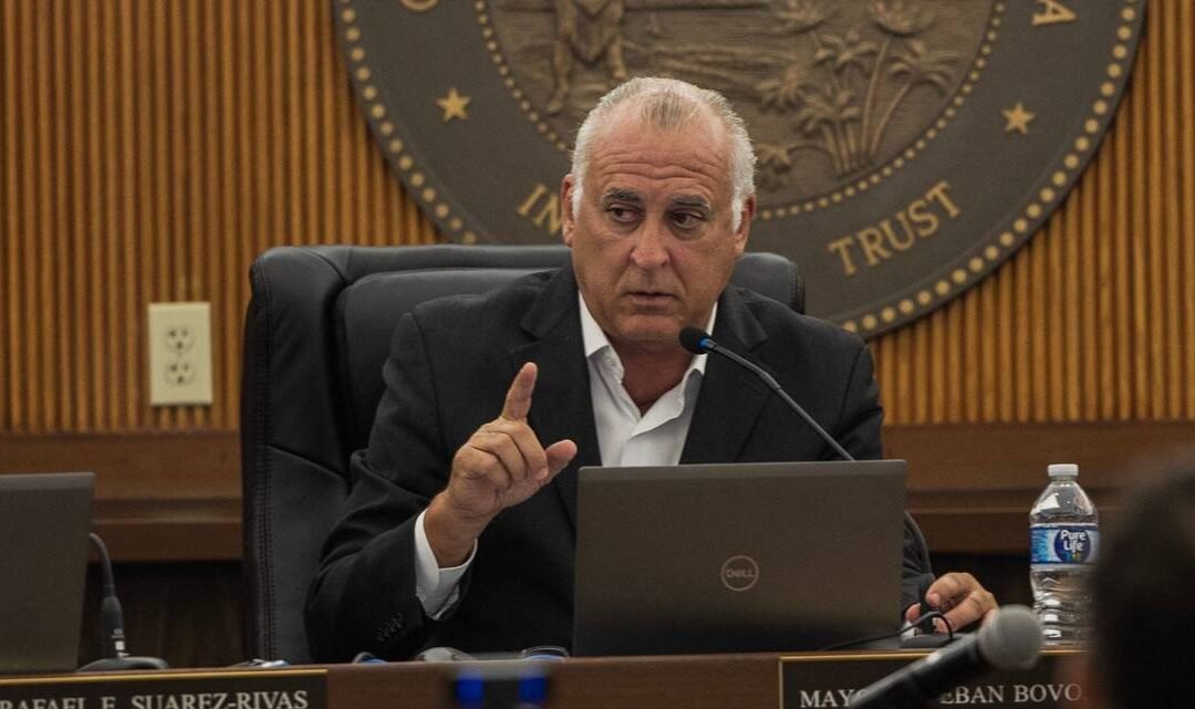 Alcalde de Hialeah planea renunciar y trabajar en una firma de cabildeo en Washington