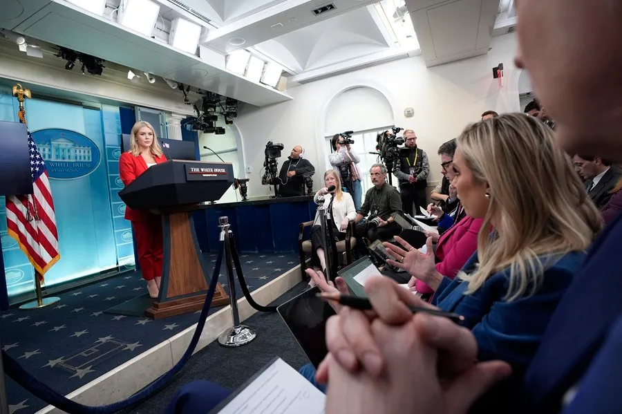 La Casa Blanca impone nuevas reglas a los medios y decidirá qué reporteros preguntan a Trump