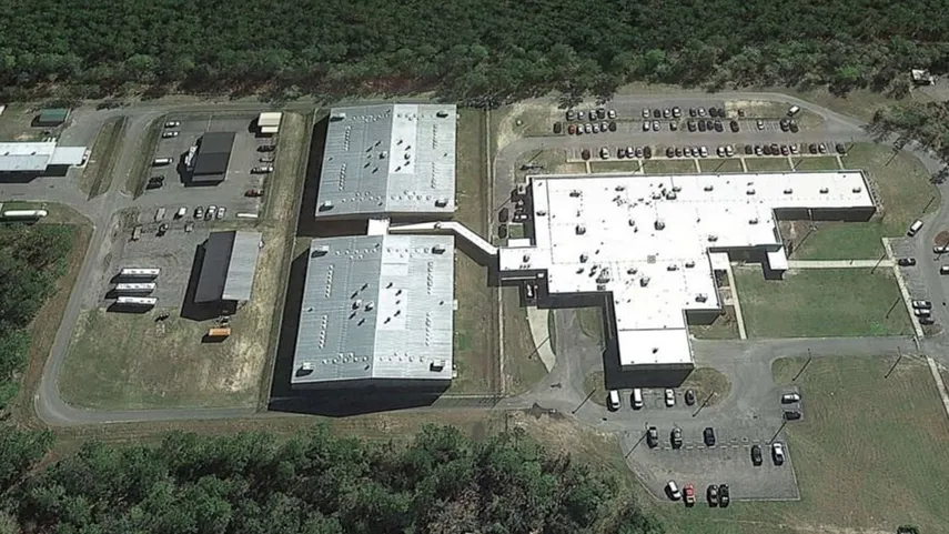 ICE amplía capacidad de detención de inmigrantes en Miami-Dade