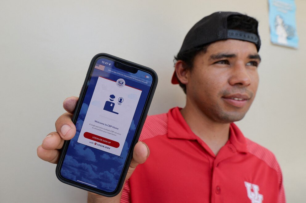 El DHS anunció que 64 migrantes regresaron voluntariamente a Honduras y Colombia