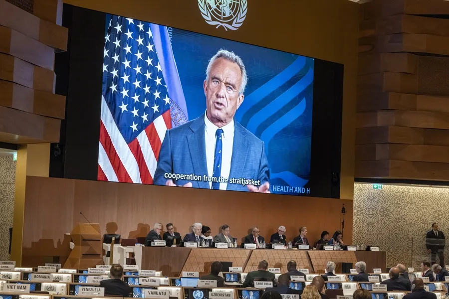 El secretario de Salud de EE.UU. acusa a la OMS de “haber fracasado” y de ceder a China