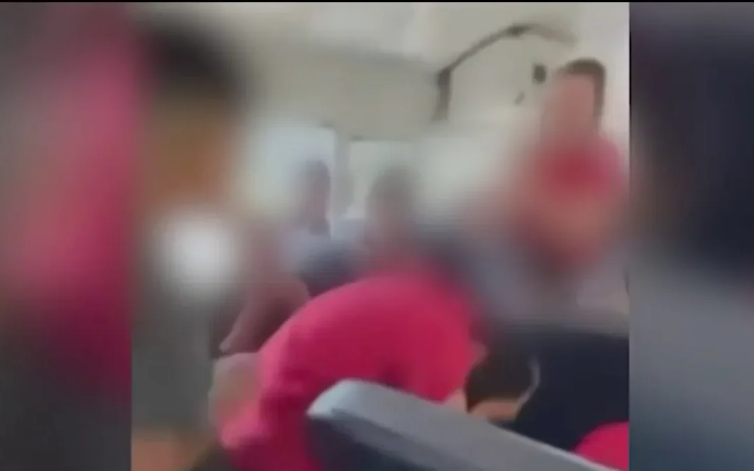 Estudiante fue golpeado brutalmente en un autobús escolar de Broward