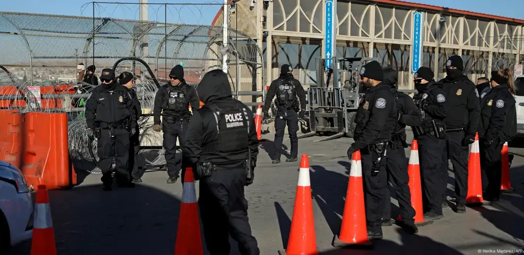 Juez federal de Texas prohíbe deportar venezolanos bajo ley de 1798