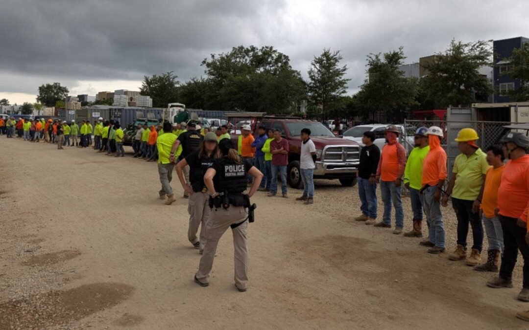 Megaoperativo en una construcción en Tallahassee dejó más de 100 migrantes indocumentados detenidos