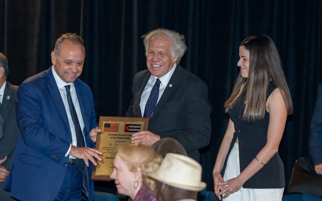 Realizan con éxito el foro internacional “Desafíos de la Democracia”