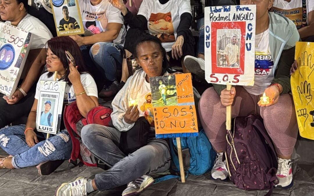 Familiares de venezolanos detenidos en el Cecot realizan vigilia en la sede de la ONU para exigir su liberación