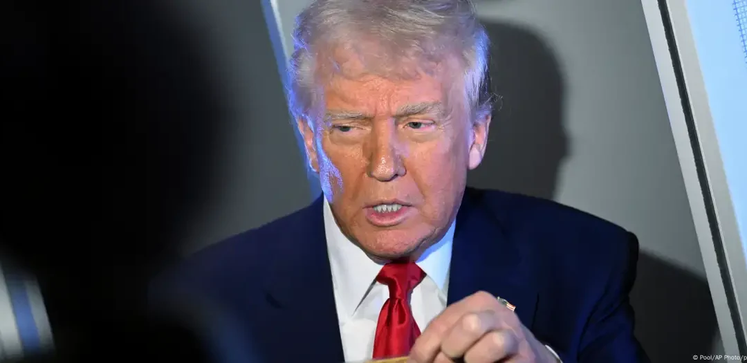 Trump presume sitio web que venderá visas de residente