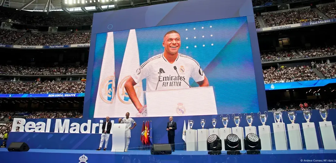 Investigan a Mbappé por cheques a policías en Francia