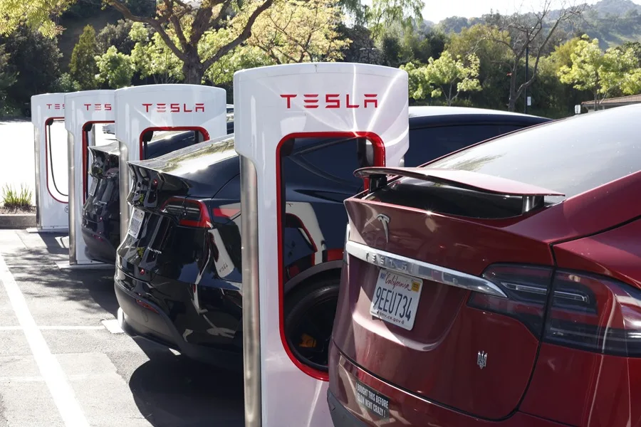 Las ventas de Tesla caen en Estados Unidos y China