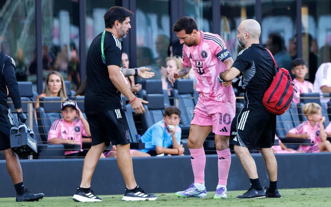 Leo Messi sufrió una aparente lesión de un isquiotibial