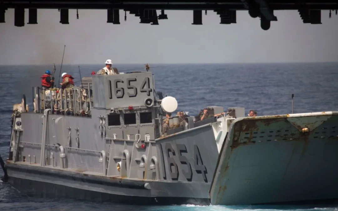 Infantes de Marina de EE.UU. realizan ejercicios anfibios al sur de Puerto Rico