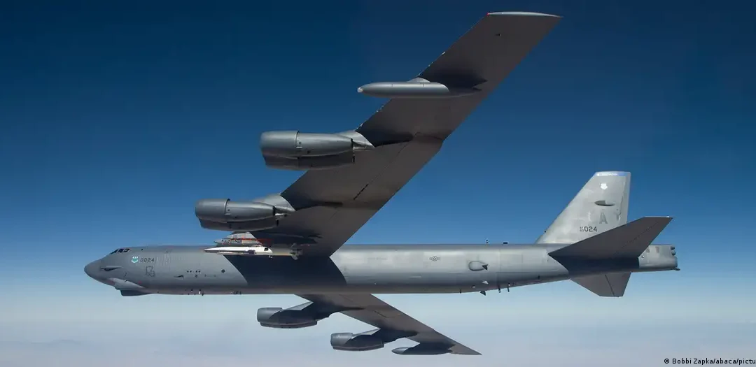 Bombarderos B-52 de EE.UU. sobrevolaron cerca de Venezuela