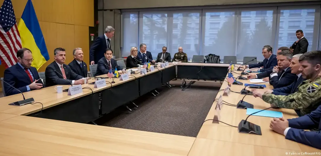 EE.UU. y Ucrania perfilan «plan de paz» en Ginebra mientras Rusia intensifica ataques en Járkov