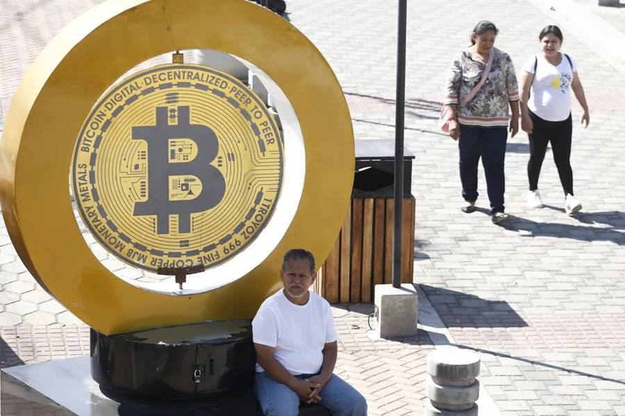 El Salvador aumenta drásticamente sus reservas de Bitcóin