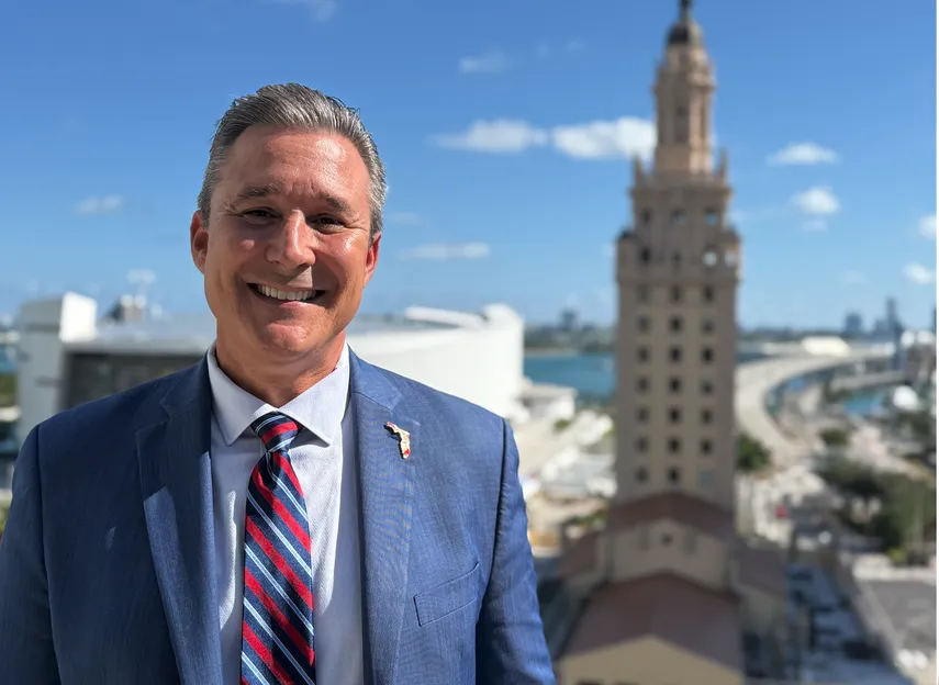 Senador García denuncia deportación de inmigrantes legales