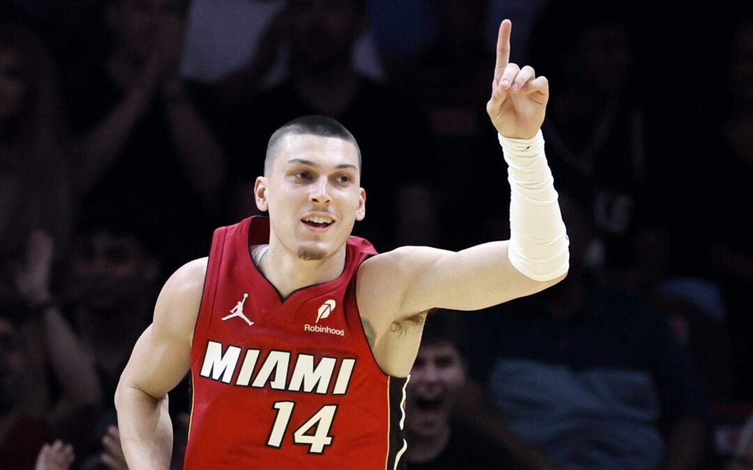 Spoelstra alcanza las 800 victorias en noche triunfal del Heat ante unos Bucks sin Giannis