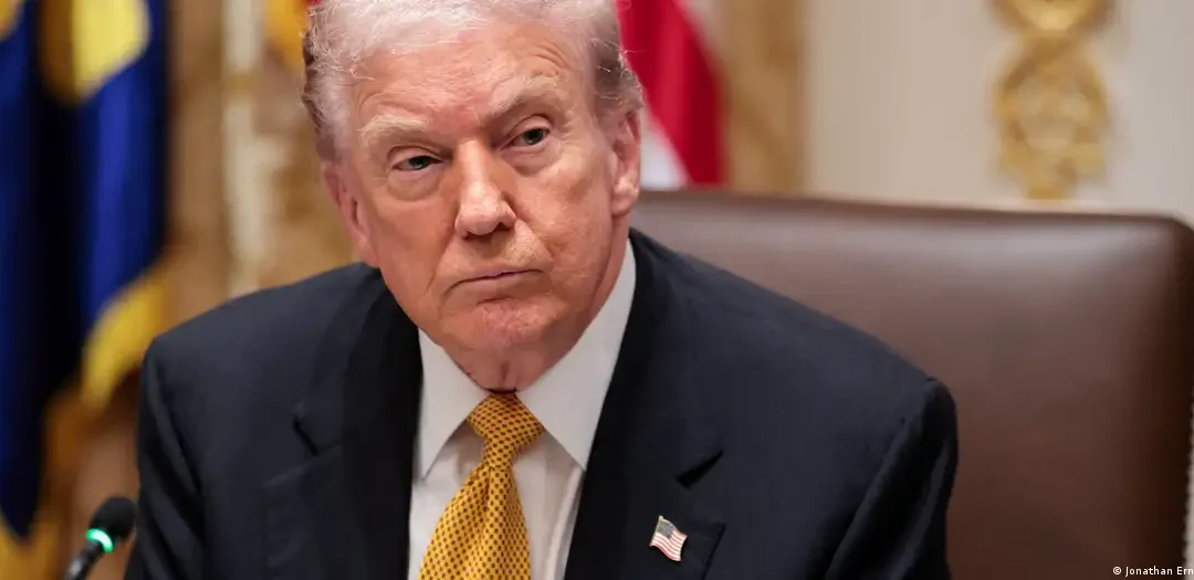 Trump acusa a demócratas de «desviar» atención con publicación de correos del caso Epstein