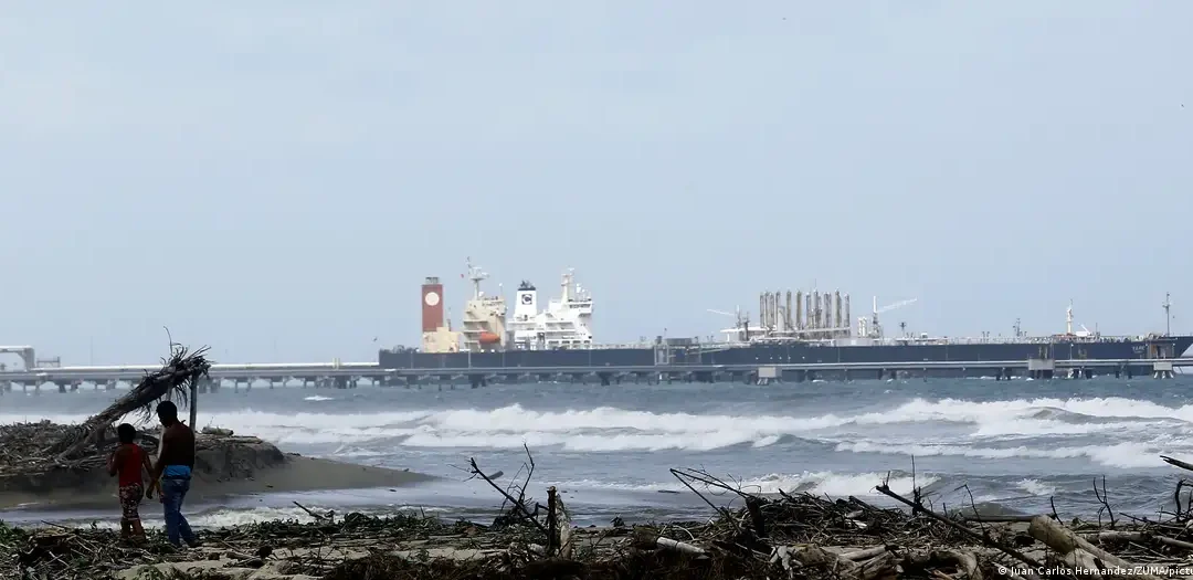 18 petroleros bajo vigilancia en aguas venezolanas