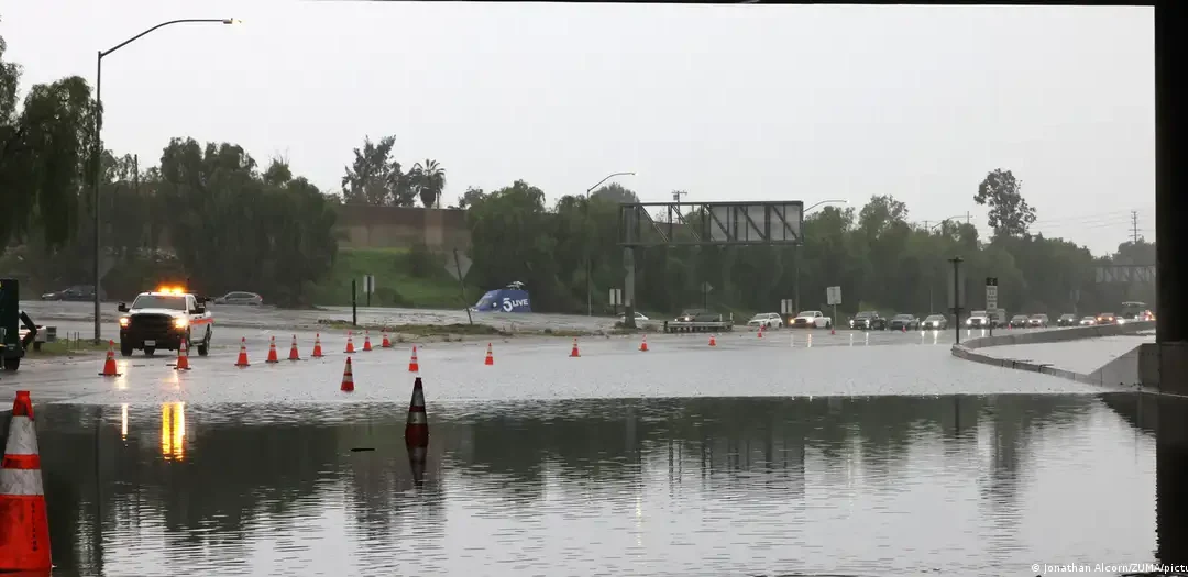 Alerta máxima en el sur de California por devastadoras tormentas navideñas