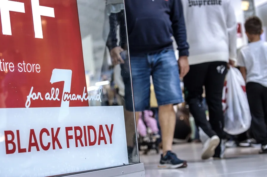 Black Friday 2025 bate récords con $11.800 millones en compras online