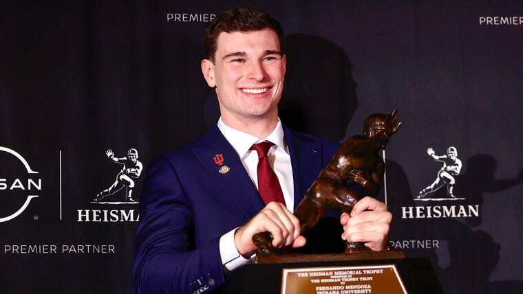 Fernando Mendoza de Indiana gana el Trofeo Heisman
