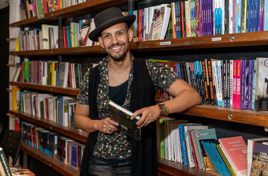 Autor venezolano es premiado por mejor obra teatral infantil en Argentina