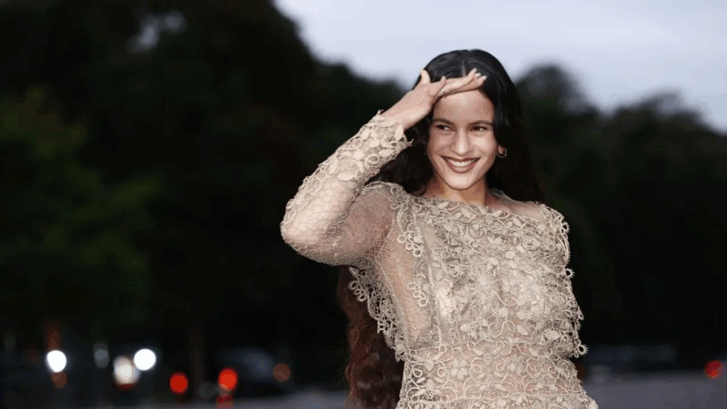 Rosalía anuncia gira mundial “Lux”