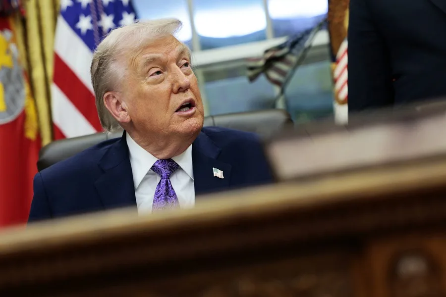 Trump decreta aranceles del 25% a socios comerciales de Irán y no descarta intervención militar