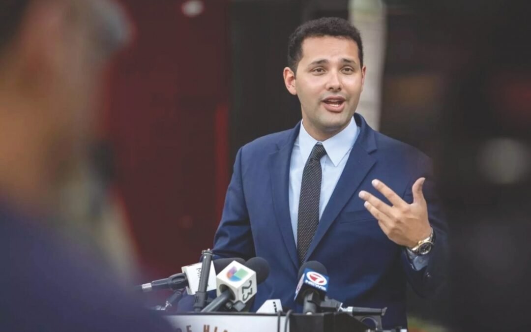 Alcalde Bryan Calvo oficializa la fuerza de tarea “CUBAT” para investigar nexos comerciales con el régimen cubano en Hialeah